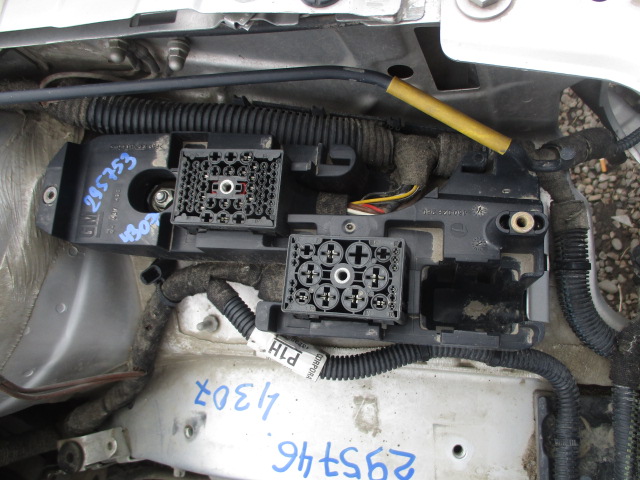 Блок предохранителей
 Opel
 Vectra C
 2006 г.в.,
                                 двигатель: 2,2 бензин;