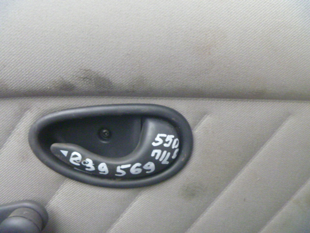 Дверь передняя правая
 Fiat
 Albea
 2011 г.в.,
                                 двигатель: 1,4 бензин;