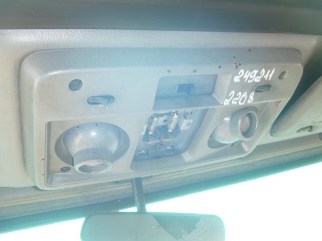 Плафон / подсветка салона передняя
 Isuzu
 Forward
 1992 г.в.,
                                кузов: FRR32JB; двигатель: 6HE1;
