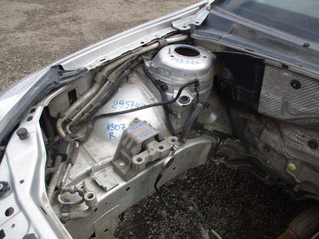 Лонжерон правый
 Opel
 Vectra C
 2006 г.в.,
                                 двигатель: 2,2 бензин;