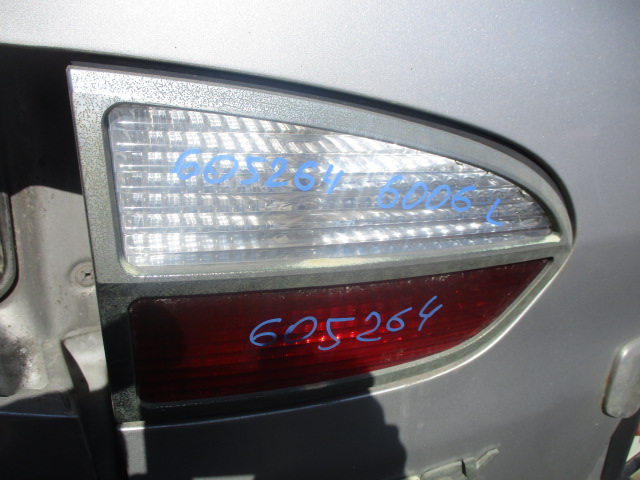 Стоп в крышку багажника  левый
 Hyundai
 Starex
 2002 г.в.,
                                кузов: A1; двигатель: 2,5 T дизель;