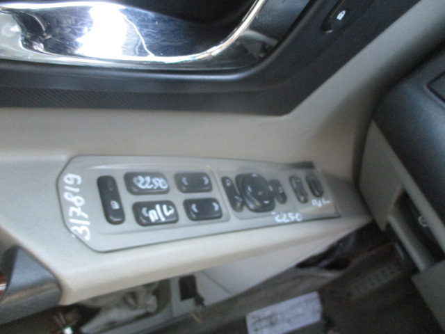 Кнопка управления стеклоподъемниками
 Cadilac
 Cadillac CTS
 2003 г.в.,
                                 двигатель: 3,2 бензин;