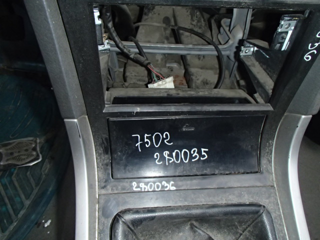Пепельница передняя
 SsangYong
 Musso Sport
 2004 г.в.,
                                 двигатель: 2,9 T дизель;