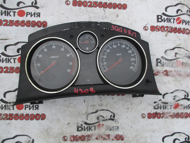 Спидометр / табло / доска приборная
 Opel
 Zafira B
 2012 г.в.,
                                 двигатель: 1,8 бензин;