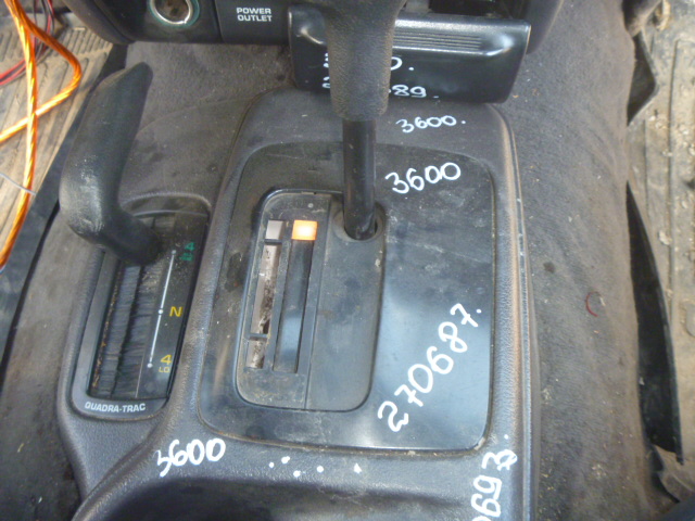 Рычаг переключения КПП / селектор / кулиса КПП Jeep Grand Cherokee 1997 г.в.,
                                 двигатель: 5,2 бензин;