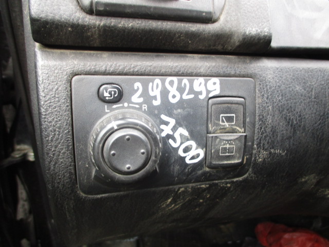 Управление зеркалами SsangYong Rexton 2006 г.в.,
                                 двигатель: 2,3 бензин;