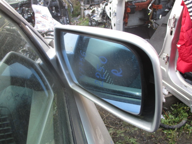 Зеркало правое
 Cadilac
 Cadillac CTS
 2003 г.в.,
                                 двигатель: 3,2 бензин;