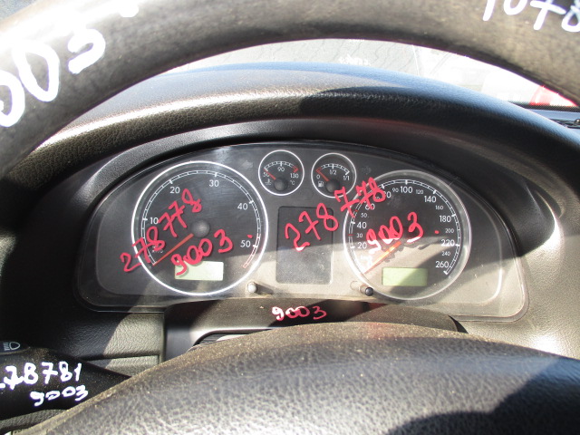 Спидометр / табло / доска приборная
 Volkswagen
 Passat
 2000 г.в.,
                                кузов: B5; двигатель: 1,9 T дизель;