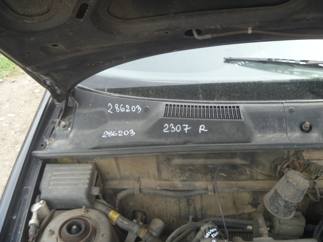 Решетка дворников
 Chevrolet
 Lanos
 2006 г.в.,
                                кузов: T100; двигатель: 1,5 бензин;