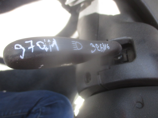 Переключатель света фар / гитара света
 VAZ
 VAZ Lada Granta
 2014 г.в.,
                                кузов: 2190; двигатель: 1,6 бензин / 11183;