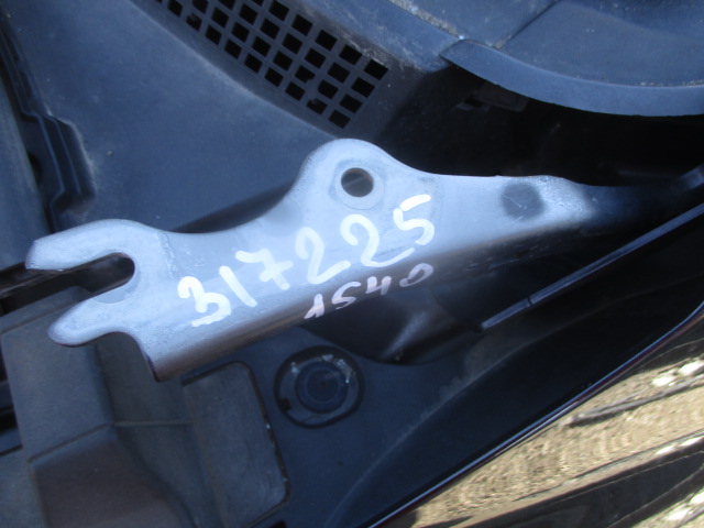 Шарнир капота
 Mazda
 MPV
 2007 г.в.,
                                кузов: LY3P; двигатель: L3-VE;