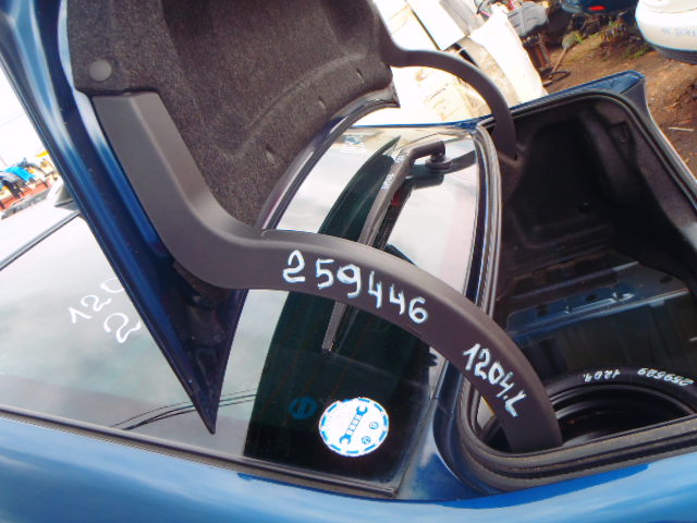 Шарнир багажника
 Subaru
 Legacy
 2003 г.в.,
                                кузов: BL5; двигатель: EJ20;