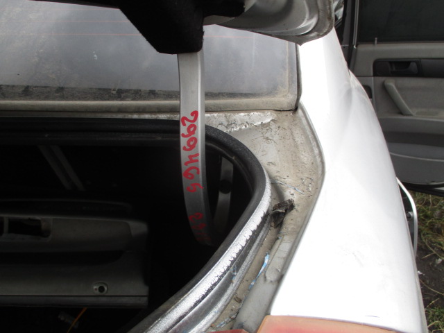 Шарнир багажника Chevrolet Lacetti 2012 г.в.,
                                 двигатель: F14D3 / 1.4 бензин;