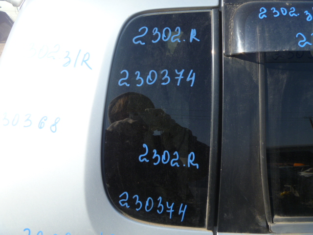 Стекло багажника правое
 Daihatsu
 YRV
 2001 г.в.,
                                кузов: M201G; 
