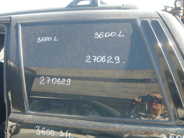 Стекло багажника левое Jeep Grand Cherokee 1997 г.в.,
                                 двигатель: 5,2 бензин;