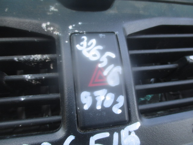 Кнопка
 VAZ
 VAZ Lada Kalina
 2014 г.в.,
                                кузов: 2194; двигатель: 1,6 бензин / 21126;