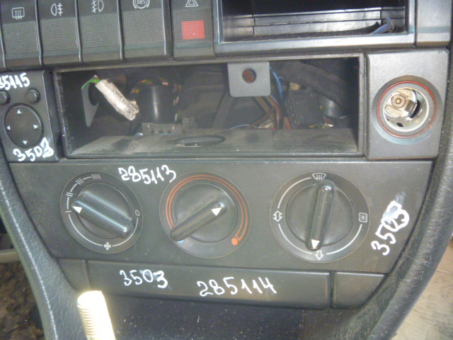 Управление климатической установкой / управление печкой
 Audi
 Audi S6
 1991 г.в.,
                                кузов: C4; двигатель: 2,0 бензин;