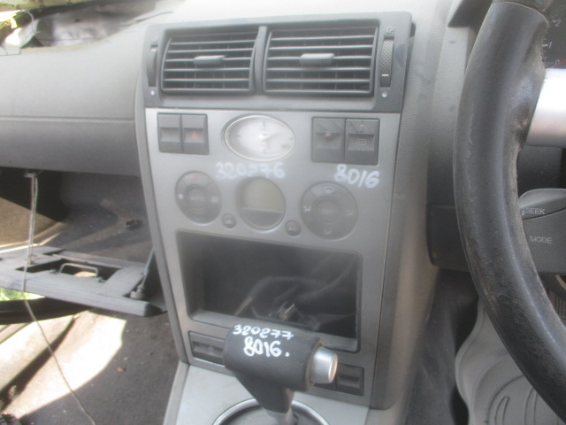 Управление климатической установкой / управление печкой
 Ford
 Mondeo 3
 2001 г.в.,
                                кузов: B4Y; двигатель: 2,0 бензин / CJBB;
