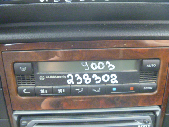 Управление климатической установкой / управление печкой Volkswagen Passat 1998 г.в.,
                                кузов: B5; двигатель: 2,8 бензин;