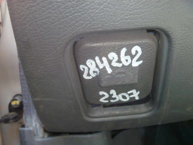 Ручка открывания капота
 Chevrolet
 Lanos
 2009 г.в.,
                                кузов: T100; двигатель: 1,5 бензин;