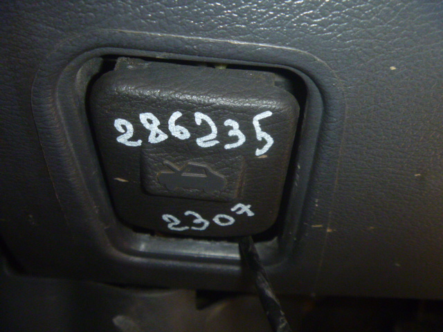 Ручка открывания капота
 Chevrolet
 Lanos
 2006 г.в.,
                                кузов: T100; двигатель: 1,5 бензин;