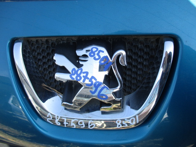 Решетка радиатора
 Peugeot
 Peugeot 207
 2009 г.в.,
                                 двигатель: 1,4 бензин;