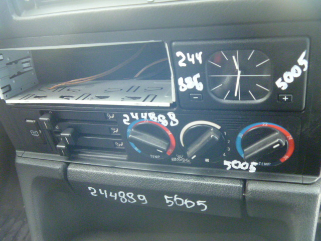 Управление климатической установкой / управление печкой
 BMW
 BMW 520
 1992 г.в.,
                                кузов: E34; двигатель: 2,0 бензин;