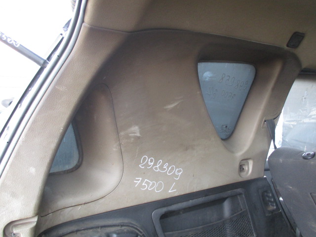 Обшивка багажника боковая верхняя
 SsangYong
 Rexton
 2006 г.в.,
                                 двигатель: 2,3 бензин;