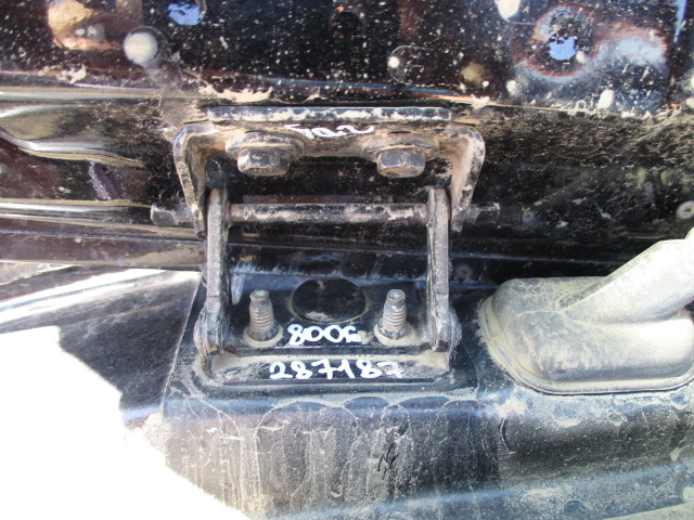 Шарнир багажника
 Ford
 Fusion
 2005 г.в.,
                                 двигатель: 1,6 бензин;