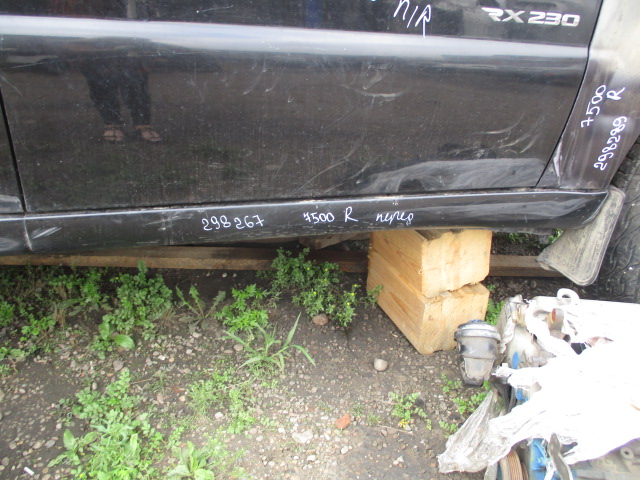 Накладка порога наружняя правая передняя
 SsangYong
 Rexton
 2006 г.в.,
                                 двигатель: 2,3 бензин;