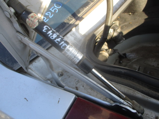 Шарнир багажника Cadilac Cadillac CTS 2003 г.в.,
                                 двигатель: 3,2 бензин;