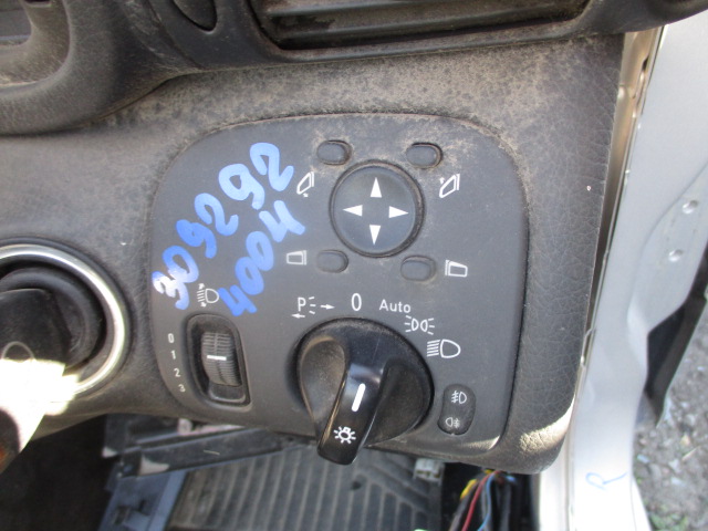 Управление зеркалами
 Mercedes Benz
 W203 Mercedes Benz
 2004 г.в.,
                                кузов: W203; двигатель: 2,0 компрессор / 111;