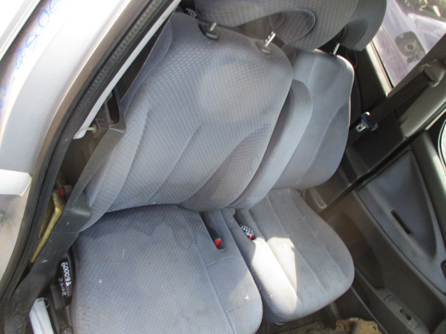Сидение переднее
 Daihatsu
 YRV
 2002 г.в.,
                                кузов: M201G; двигатель: K3-VE;