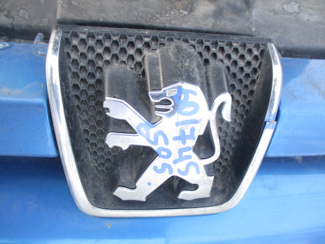 Решетка радиатора
 Peugeot
 Peugeot 307
 2002 г.в.,
                                 двигатель: 1,6 бензин;