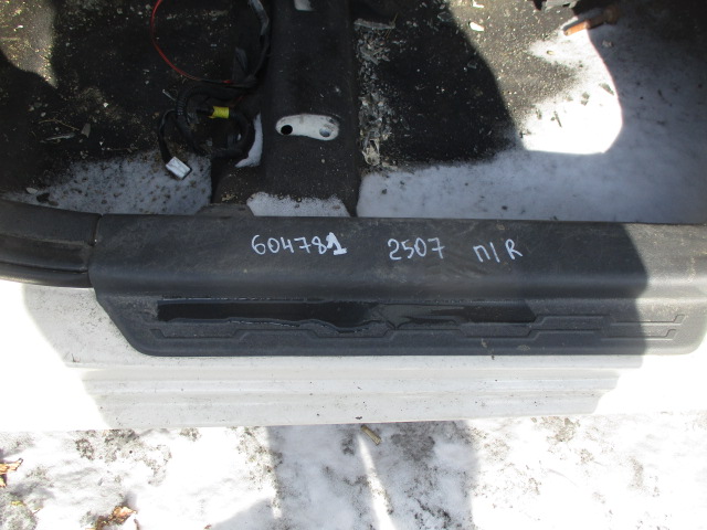 Накладка порога передняя правая декоративная
 Kia
 Soul
 2010 г.в.,
                                 двигатель: 1,6 бензин / G4FC;
