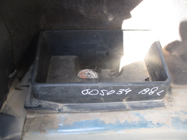 Ящик под инструменты багажного отсека / Бардачок Toyota
 Camry
 2006 г.в.,
                                кузов: GSV40; двигатель: 2GR-FE;