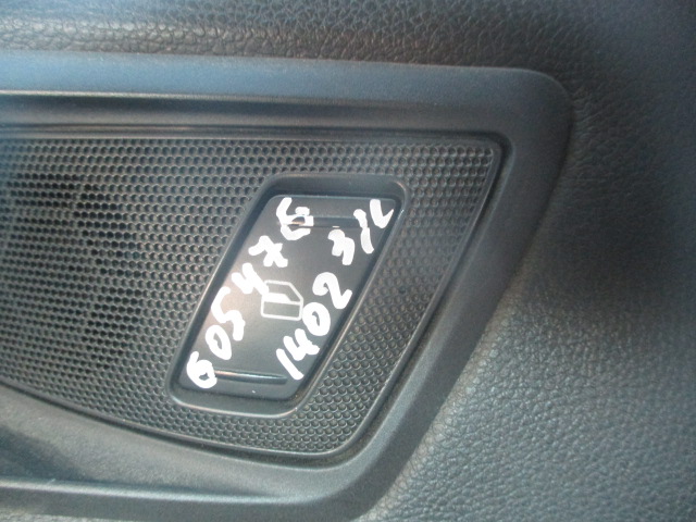 Кнопка управления стеклоподъемниками
 Skoda
 Yeti
 2011 г.в.,
                                кузов: 5L; двигатель: CBZ / 1,2 бензин;