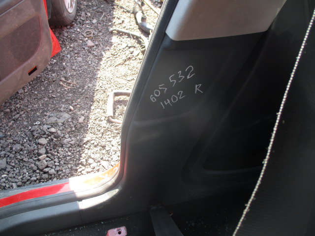 Обшивка стояка кузова среднего
 Skoda
 Yeti
 2011 г.в.,
                                кузов: 5L; 