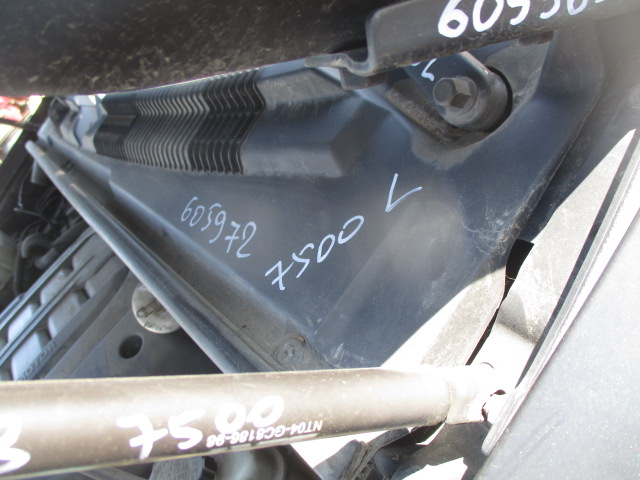 Решетка дворников
 SsangYong
 Rexton
 2004 г.в.,
                                кузов: GAB; двигатель: 2,7 дизель / D27DT;