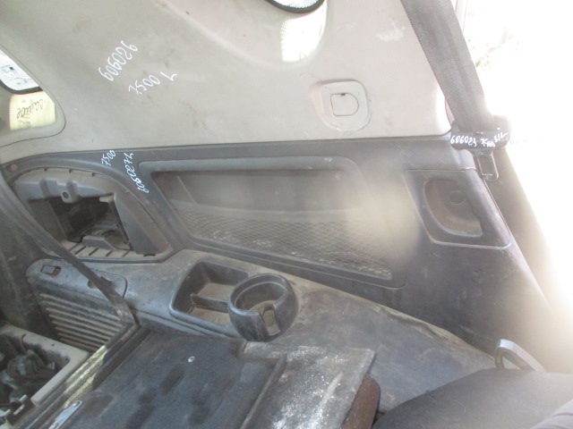 Обшивка багажника боковая нижняя
 SsangYong
 Rexton
 2004 г.в.,
                                кузов: GAB; двигатель: 2,7 дизель / D27DT;