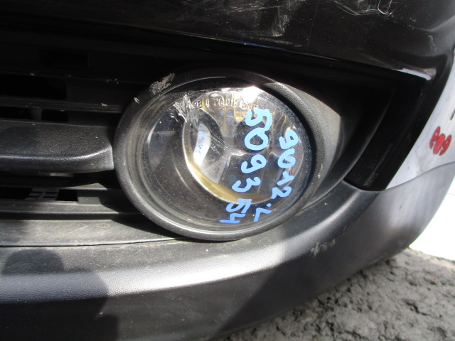 Туманка левая / фара противотуманная Volkswagen Touran 2005 г.в.,
                                 двигатель: 2,0 бензин AXW;