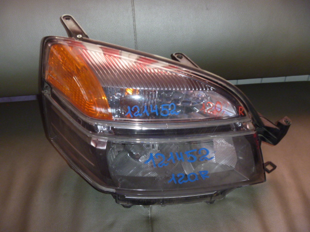 Фара правая
 Toyota
 Noah
 2003 г.в.,
                                кузов: AZR60G; 
