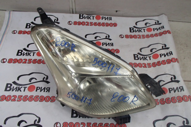 Фара правая
 Toyota
 Ractis
 2005 г.в.,
                                кузов: NCP100; 