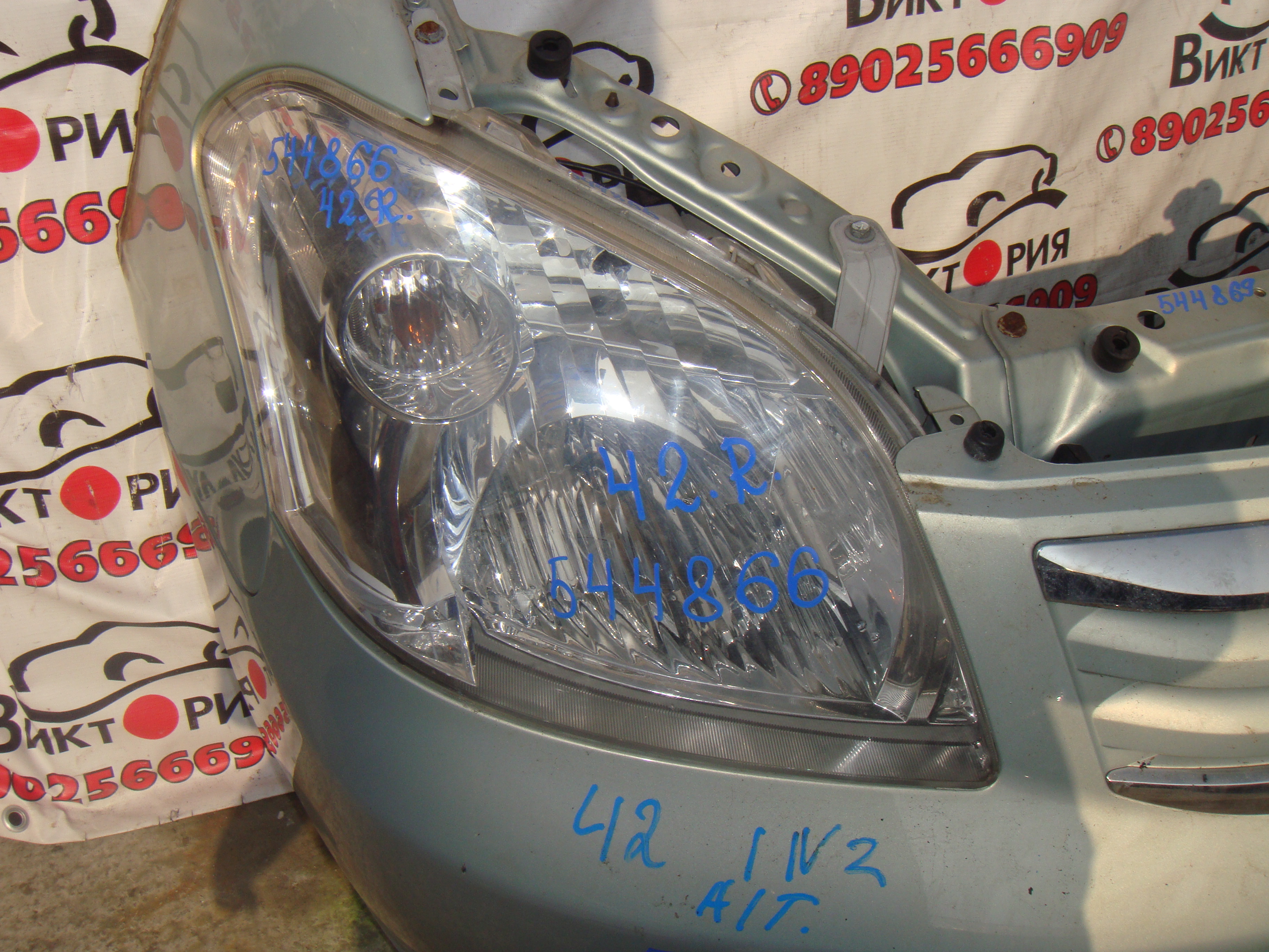 Фара правая
 Toyota
 Raum
 2003 г.в.,
                                кузов: NCZ20; двигатель: 1NZ-FE;