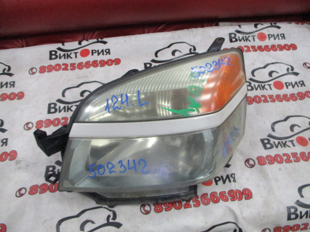 Фара левая
 Toyota
 Voxy
 2004 г.в.,
                                кузов: AZR60G; 