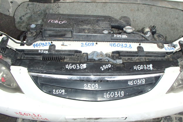 Планка декоративная над радиатором
 Kia
 Shuma
 2002 г.в.,
                                 двигатель: 1,6 бензин;